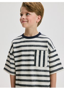 Reserved - T-shirt oversize w paski - biały ze sklepu Reserved w kategorii T-shirty chłopięce - zdjęcie 173393498
