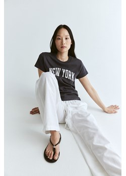 H & M - Dopasowany T-shirt - Szary ze sklepu H&M w kategorii Bluzki damskie - zdjęcie 173396488