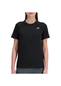 Koszulka New Balance WT41123BKH - czarna ze sklepu streetstyle24.pl w kategorii Bluzki damskie - zdjęcie 173397737