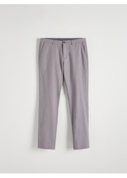 Reserved - Spodnie chino slim fit - jasnoszary ze sklepu Reserved w kategorii Spodnie męskie - zdjęcie 173401405
