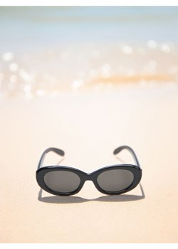 Sinsay - Okulary przeciwsłoneczne - czarny ze sklepu Sinsay w kategorii Okulary przeciwsłoneczne damskie - zdjęcie 173403517