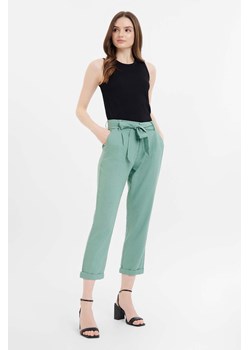 Miętowe spodnie damskie 7/8 z wiązanym paskiem ze sklepu 5.10.15 w kategorii Spodnie damskie - zdjęcie 173404517