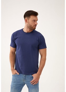 Granatowa Koszulka Tinacora ze sklepu Born2be Odzież w kategorii T-shirty męskie - zdjęcie 173406949