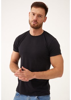 Czarna Koszulka Tinarene ze sklepu Born2be Odzież w kategorii T-shirty męskie - zdjęcie 173406977