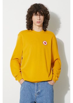 Fjallraven bluza bawełniana 1960 Logo Badge Sweater męska kolor żółty z aplikacją F87163 ze sklepu PRM w kategorii Bluzy męskie - zdjęcie 173408026