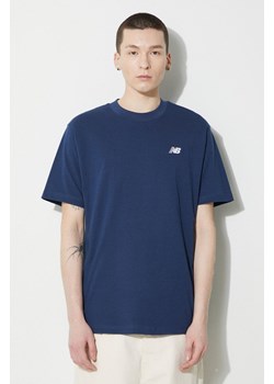 New Balance t-shirt bawełniany Small Logo męski kolor granatowy z aplikacją MT41509NNY ze sklepu PRM w kategorii T-shirty męskie - zdjęcie 173409445
