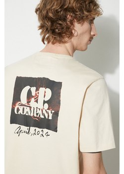 C.P. Company t-shirt bawełniany Mercerized Jersey Twisted Graphic męski kolor beżowy z nadrukiem 16CMTS163A006203W ze sklepu PRM w kategorii T-shirty męskie - zdjęcie 173409475