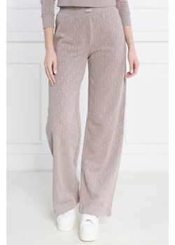 GUESS ACTIVE Spodnie dresowe | Regular Fit ze sklepu Gomez Fashion Store w kategorii Spodnie damskie - zdjęcie 173421249