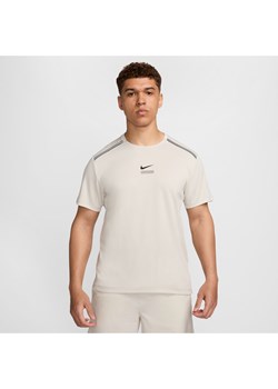 Męska koszulka z krótkim rękawem do biegania z grafiką Nike Miler - Szary ze sklepu Nike poland w kategorii T-shirty męskie - zdjęcie 173428985
