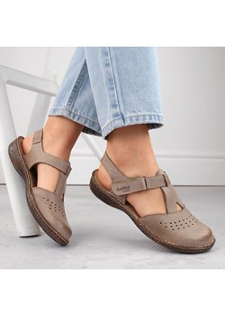 Skórzane sandały damskie komfortowe pełne beżowe Helios 128.02 beżowy ze sklepu ButyModne.pl w kategorii Sandały damskie - zdjęcie 173429379