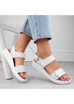 Skórzane komfortowe sandały damskie na rzepy białe Helios 136.188 ze sklepu ButyModne.pl w kategorii Sandały damskie - zdjęcie 173429386