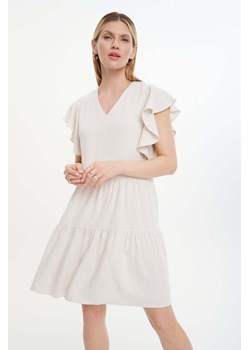 Kremowa sukienka mini z dekoltem V i falbaną ze sklepu 5.10.15 w kategorii Sukienki - zdjęcie 173435556