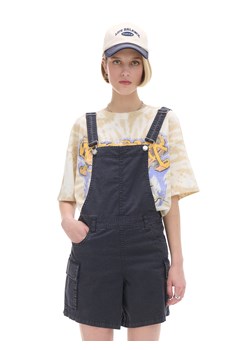 Cropp - Czarne jeansowe ogrodniczki - czarny ze sklepu Cropp w kategorii Szorty - zdjęcie 173436235