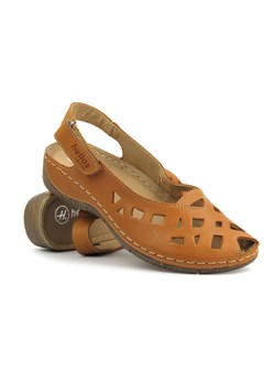 Skórzane sandały damskie z wycięciami - Helios Komfort 4027, jasnobrązowe ze sklepu ulubioneobuwie w kategorii Sandały damskie - zdjęcie 173440335