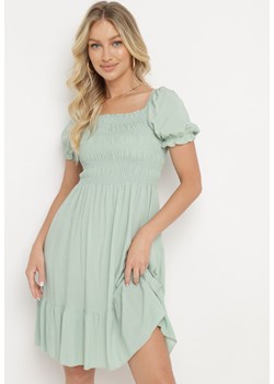 Zielona Sukienka z Bawełny z Elastycznym Dekoltem i Falbanką Loridia ze sklepu Born2be Odzież w kategorii Sukienki - zdjęcie 173443965
