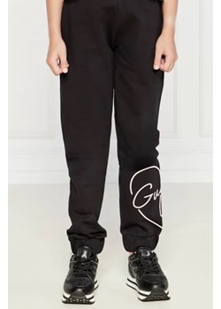 Guess Spodnie dresowe ACTIVE | Regular Fit ze sklepu Gomez Fashion Store w kategorii Spodnie dziewczęce - zdjęcie 173454289