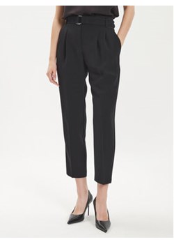Boss Spodnie materiałowe Tapiah 50490037 Czarny Regular Fit ze sklepu MODIVO w kategorii Spodnie damskie - zdjęcie 173456788