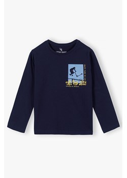 Bawełniana bluzka chłopięca z długim rękawem - granatowa ze sklepu 5.10.15 w kategorii T-shirty chłopięce - zdjęcie 173458365