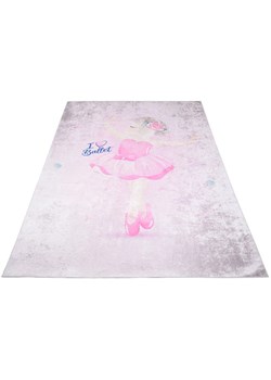Różowy pastelowy dywan z baletnicą dla dzieci - Feso 4X ze sklepu Edinos.pl w kategorii Tekstylia dziecięce - zdjęcie 173464727