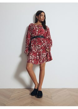 Reserved - Wzorzysta sukienka z paskiem - intenstywna czerwień ze sklepu Reserved w kategorii Sukienki - zdjęcie 173470448