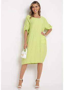 Zielona Pudełkowa Sukienka z Wiskozy z Kieszeniami i Podpinanymi Rękawami Xanea ze sklepu Born2be Odzież w kategorii Sukienki - zdjęcie 173471538