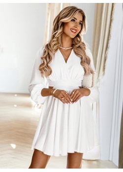 Biała sukienka rozkloszowana z wycięciem Marnice - biały ze sklepu pakuten.pl w kategorii Sukienki - zdjęcie 173471928