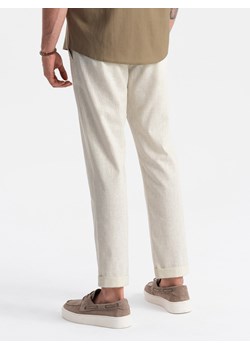 Podwijane męskie spodnie chino z dodatkiem lnu – kremowe V2 OM-PACP-0198 ze sklepu ombre w kategorii Spodnie męskie - zdjęcie 173474588