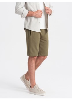 Męskie szorty dresowe bawełniane BASIC  – oliwkowe V2 OM-SRBS-0149 ze sklepu ombre w kategorii Spodenki męskie - zdjęcie 173474629