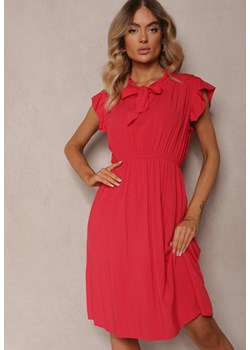 Czerwona Sukienka Rozkloszowana z Gumką w Talii i Wiązaniem przy Dekolcie Naque ze sklepu Renee odzież w kategorii Sukienki - zdjęcie 173478398