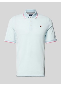 Koszulka polo o kroju regular fit z wyhaftowanym logo model ‘BLUWIN’ ze sklepu Peek&Cloppenburg  w kategorii T-shirty męskie - zdjęcie 173478829