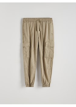 Reserved - Spodnie jogger cargo - beżowy ze sklepu Reserved w kategorii Spodnie męskie - zdjęcie 173498959