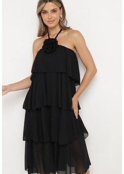 Czarna Sukienka z Falbanami Wiązana na Szyi z Broszką Kwiatem Tinallena ze sklepu Born2be Odzież w kategorii Sukienki - zdjęcie 173503938