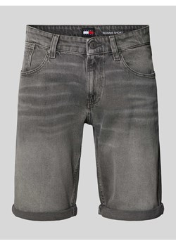 Szorty jeansowe o kroju regular fit z wyhaftowanym logo model ‘RONNIE’ ze sklepu Peek&Cloppenburg  w kategorii Spodenki męskie - zdjęcie 173504196
