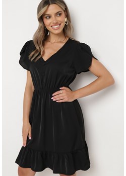 Czarna Rozkloszowana Sukienka z Gumką w Talii i Falbanką Welimia ze sklepu Born2be Odzież w kategorii Sukienki - zdjęcie 173508489