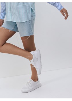 Reserved - Sneakersy z siateczkowymi wstawkami - biały ze sklepu Reserved w kategorii Buty sportowe damskie - zdjęcie 173511275