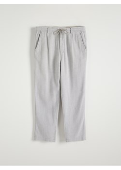 Reserved - Spodnie regular fit z lnem - jasnoszary ze sklepu Reserved w kategorii Spodnie męskie - zdjęcie 173519719