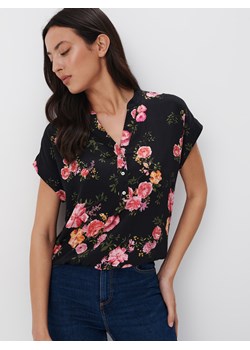 Mohito - Wiskozowa bluzka w kwiaty - czarny ze sklepu Mohito w kategorii Bluzki damskie - zdjęcie 173520908