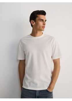 Reserved - Strukturalny t-shirt regular - złamana biel ze sklepu Reserved w kategorii T-shirty męskie - zdjęcie 173526688
