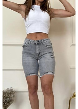 Krótkie spodnie LORDEFA ze sklepu Ivet Shop w kategorii Szorty - zdjęcie 173527345