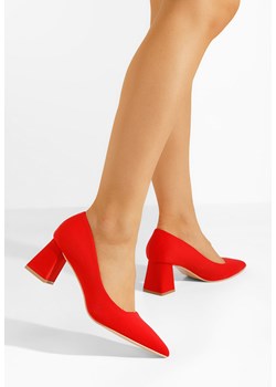 Czerwone czółenka na słupku Calisie ze sklepu Zapatos w kategorii Czółenka - zdjęcie 173531838