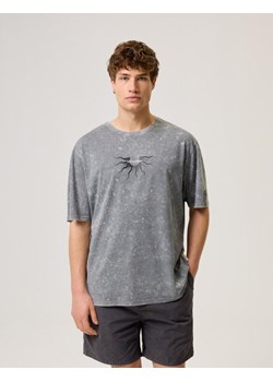 Koszulka CLTN T 0424 Grafit S ze sklepu Diverse w kategorii T-shirty męskie - zdjęcie 173533926