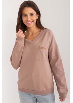 Damska bluzka beżowa z dekoltem w serek i kieszonką ze sklepu 5.10.15 w kategorii Bluzki damskie - zdjęcie 173536956