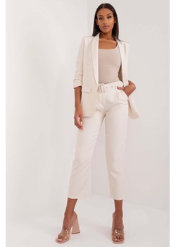 Garniturowe spodnie OCH BELLA beżowe z paskiem ze sklepu 5.10.15 w kategorii Spodnie damskie - zdjęcie 173536978