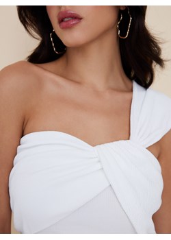 Mohito - Top na jedno ramię - biały ze sklepu Mohito w kategorii Bluzki damskie - zdjęcie 173542666