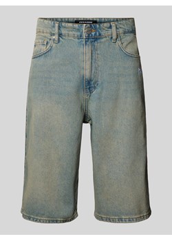 Szorty jeansowe o kroju regular fit z wyhaftowanym logo model ‘ALCOA’ ze sklepu Peek&Cloppenburg  w kategorii Spodenki męskie - zdjęcie 173555049