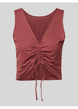 Top bluzkowy krótki z marszczeniami model ‘KINDA’ ze sklepu Peek&Cloppenburg  w kategorii Bluzki damskie - zdjęcie 173555525