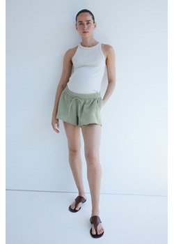 H & M - MAMA Szorty z bawełnianego muślinu Before & After - Zielony ze sklepu H&M w kategorii Szorty - zdjęcie 173557305