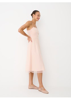 Mohito - Błyszcząca sukienka midi - beżowy ze sklepu Mohito w kategorii Sukienki - zdjęcie 173563496