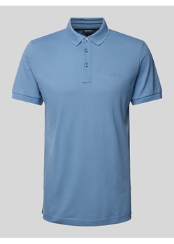 Koszulka polo o kroju regular fit z wyhaftowanym logo model ‘Primus’ ze sklepu Peek&Cloppenburg  w kategorii T-shirty męskie - zdjęcie 173565789