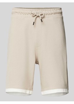 Shorty z prostą nogawką i fakturowanym wzorem model ‘MABON LIFE' ze sklepu Peek&Cloppenburg  w kategorii Spodenki męskie - zdjęcie 173569225
